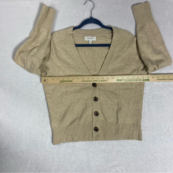 Banana Republic, 4 button sweater, xs - Picture 4 of 8